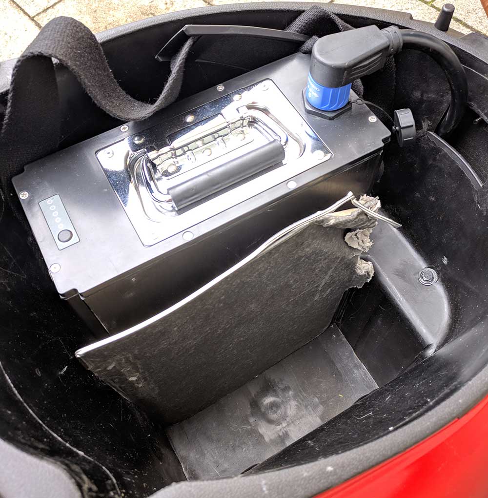 unu_trenner_batteriefach01